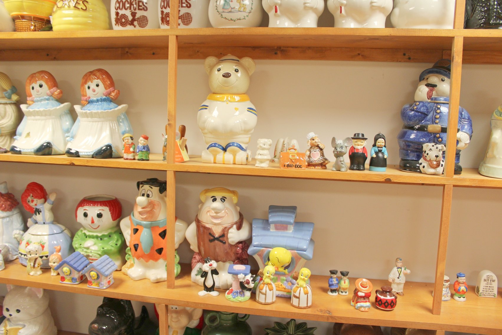 Image for COLOSSAL LIFETIME COOKIE JAR COLLECTION AUCTION