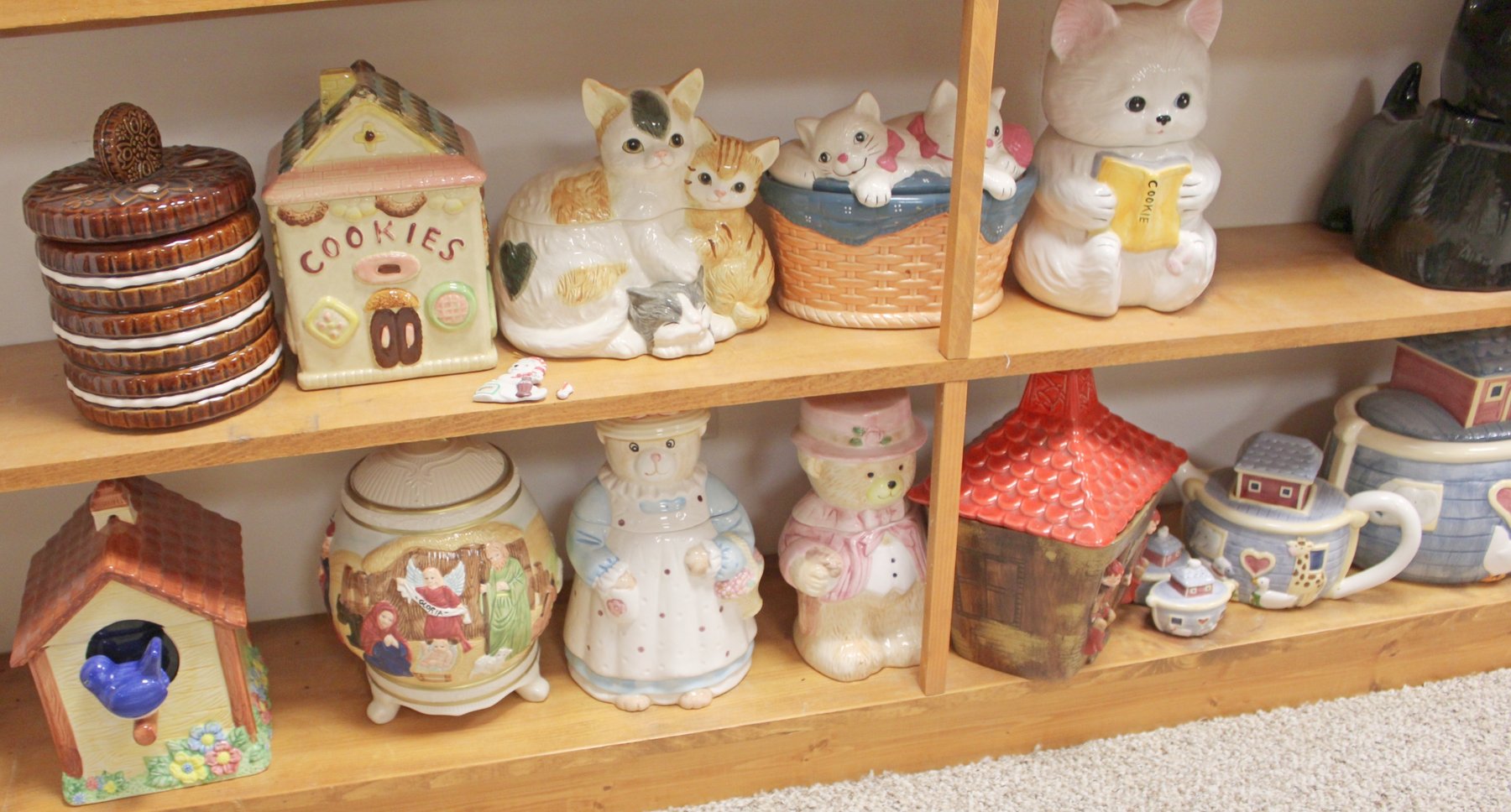 Image for COLOSSAL LIFETIME COOKIE JAR COLLECTION AUCTION