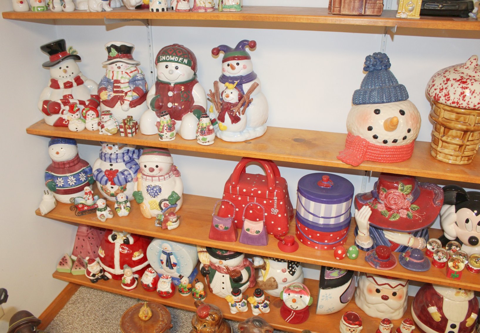 Image for COLOSSAL LIFETIME COOKIE JAR COLLECTION AUCTION