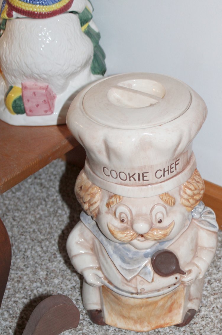 Image for COLOSSAL LIFETIME COOKIE JAR COLLECTION AUCTION
