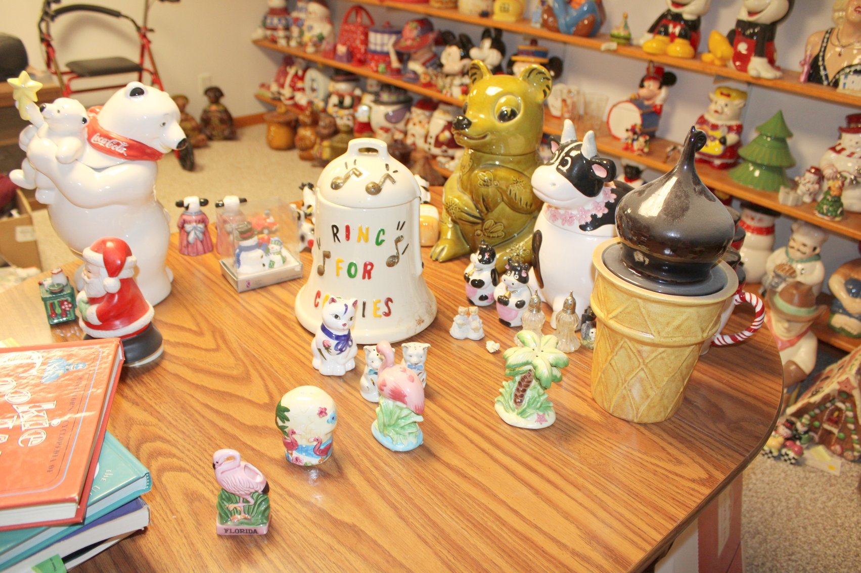 Image for COLOSSAL LIFETIME COOKIE JAR COLLECTION AUCTION