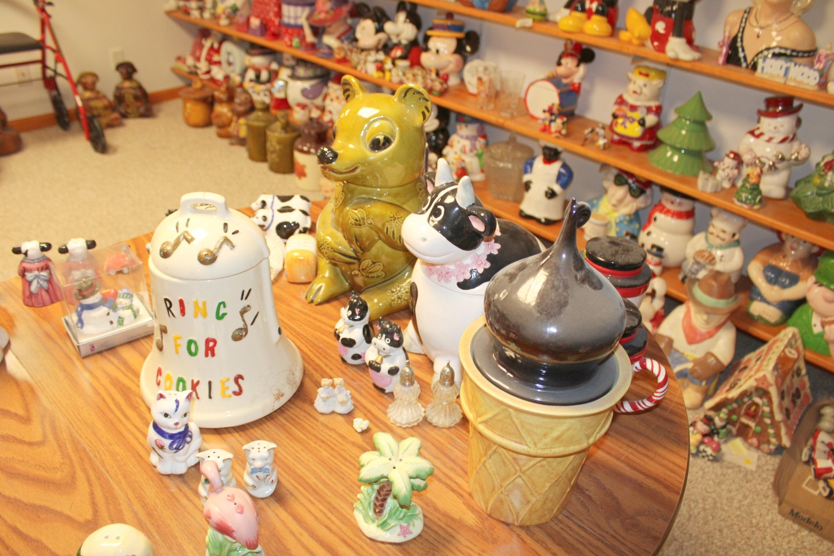 Image for COLOSSAL LIFETIME COOKIE JAR COLLECTION AUCTION