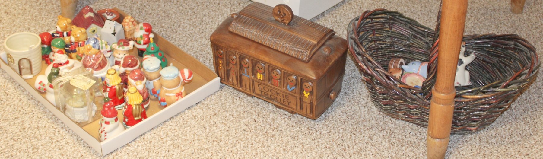 Image for COLOSSAL LIFETIME COOKIE JAR COLLECTION AUCTION