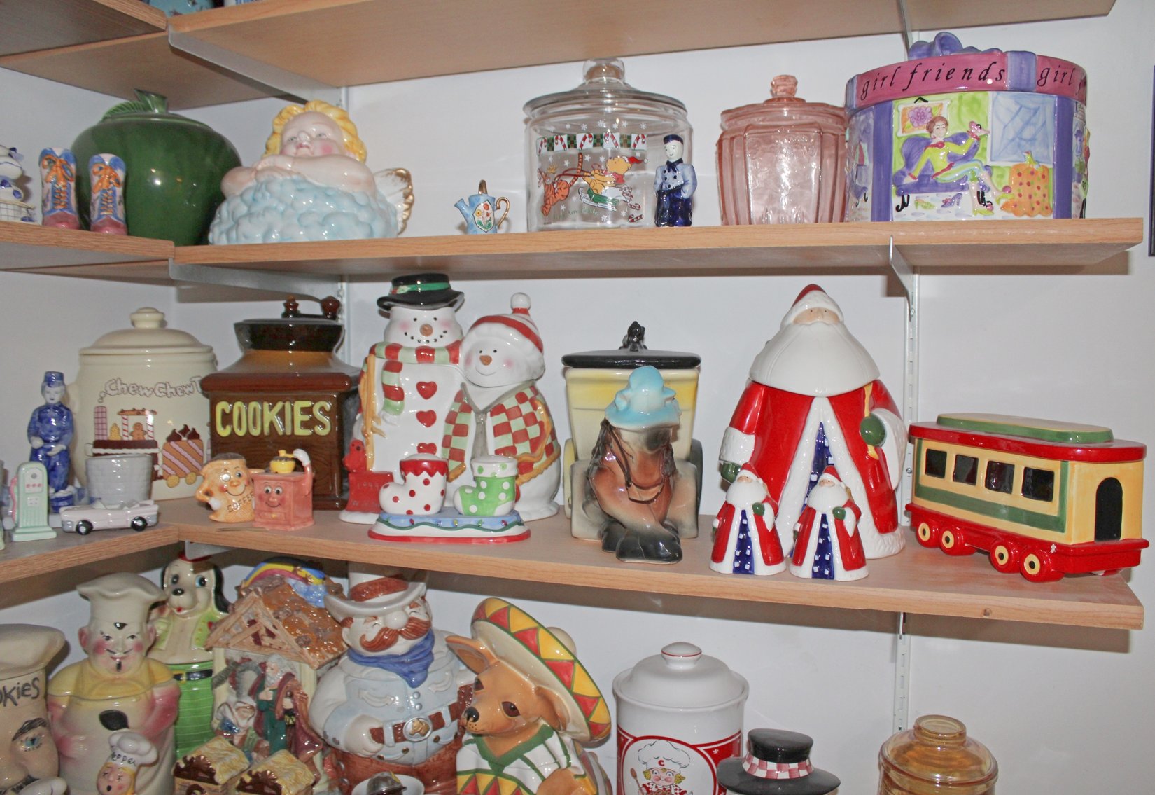 Image for COLOSSAL LIFETIME COOKIE JAR COLLECTION AUCTION