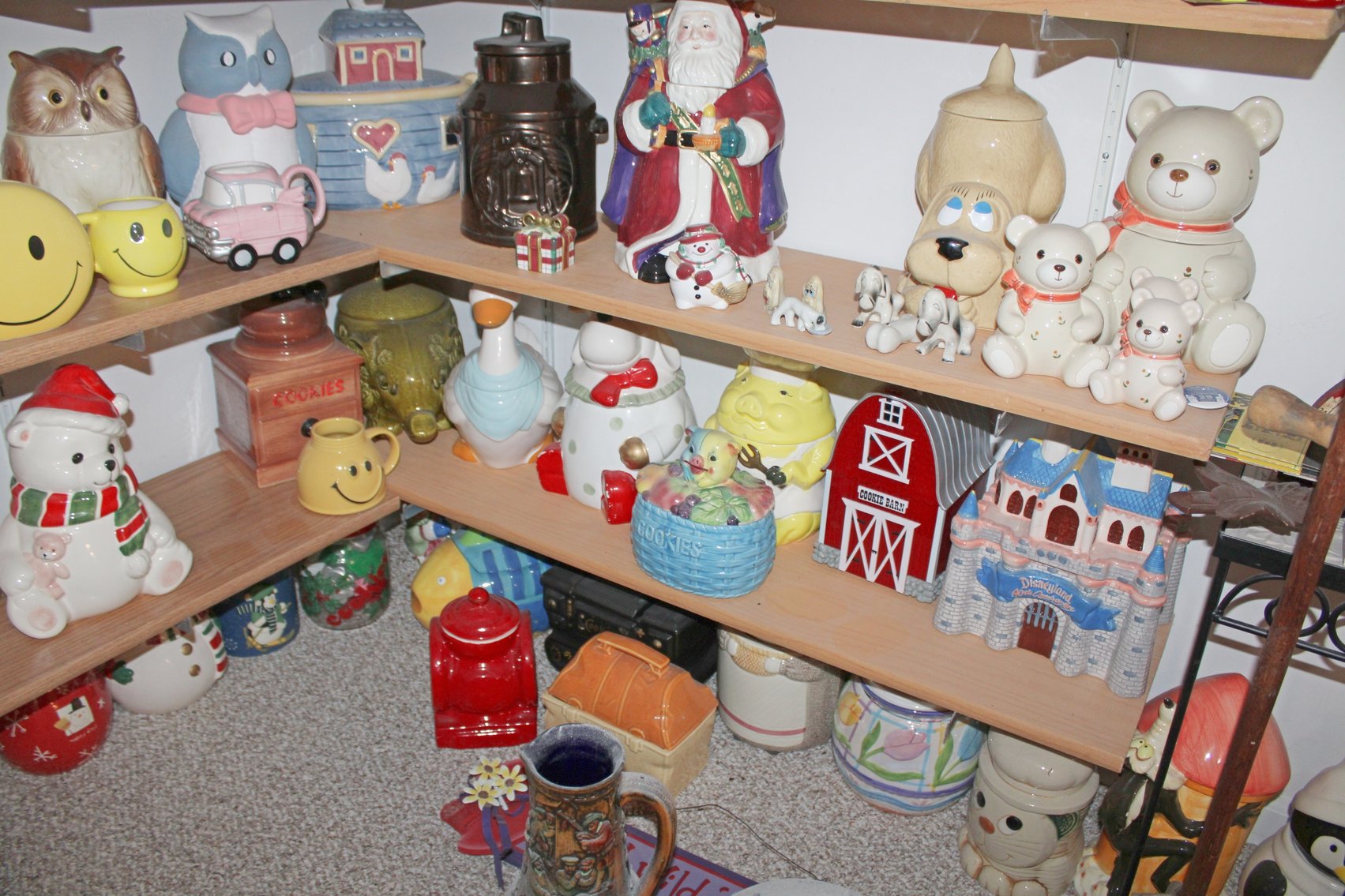 Image for COLOSSAL LIFETIME COOKIE JAR COLLECTION AUCTION