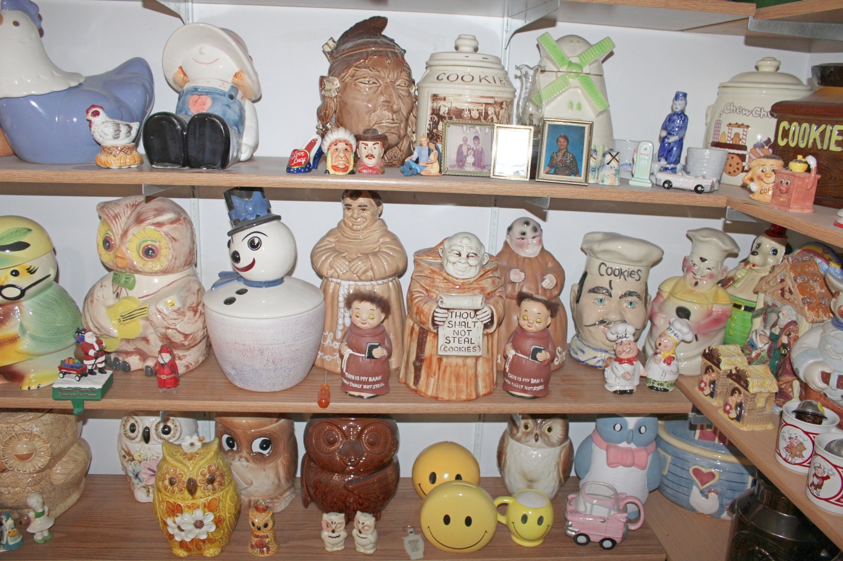 Image for COLOSSAL LIFETIME COOKIE JAR COLLECTION AUCTION