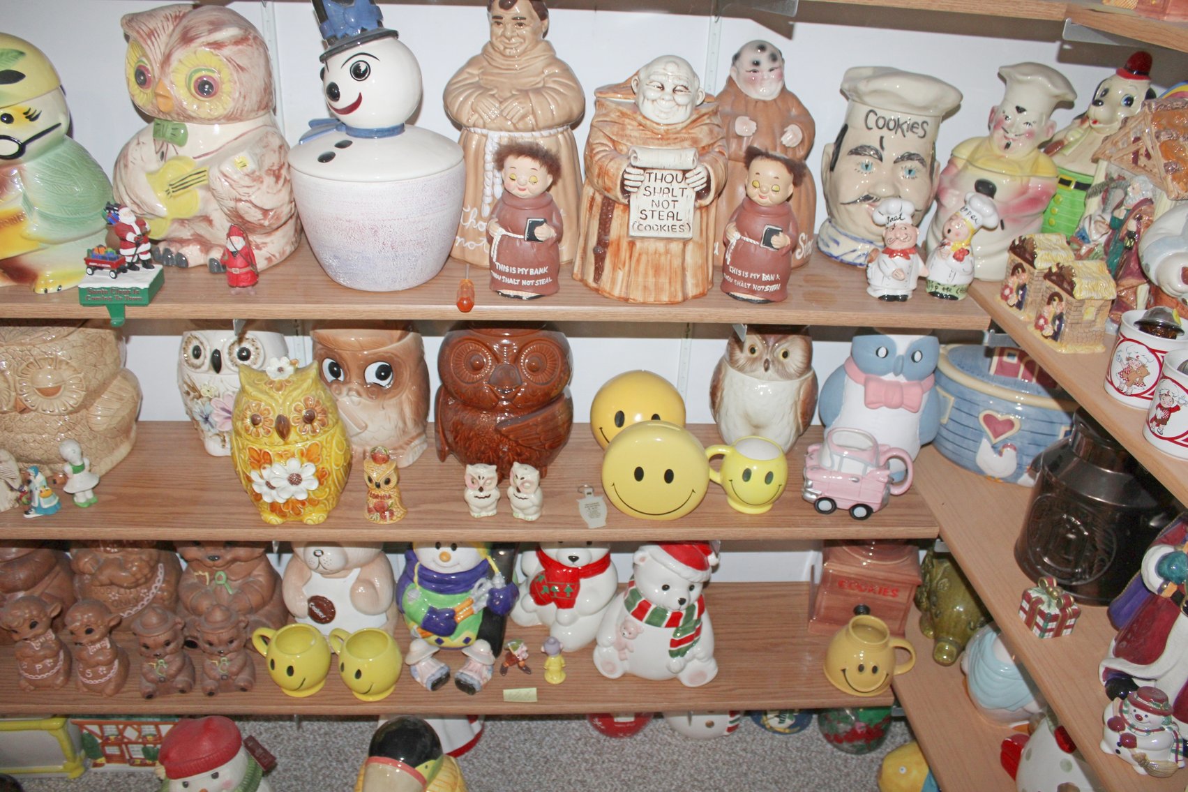 Image for COLOSSAL LIFETIME COOKIE JAR COLLECTION AUCTION