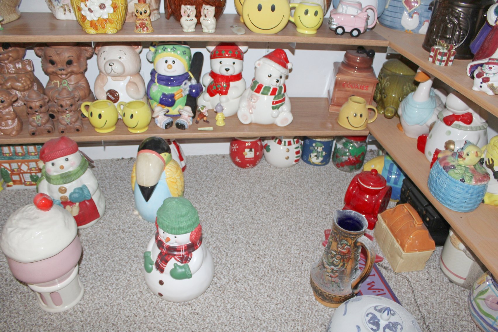 Image for COLOSSAL LIFETIME COOKIE JAR COLLECTION AUCTION