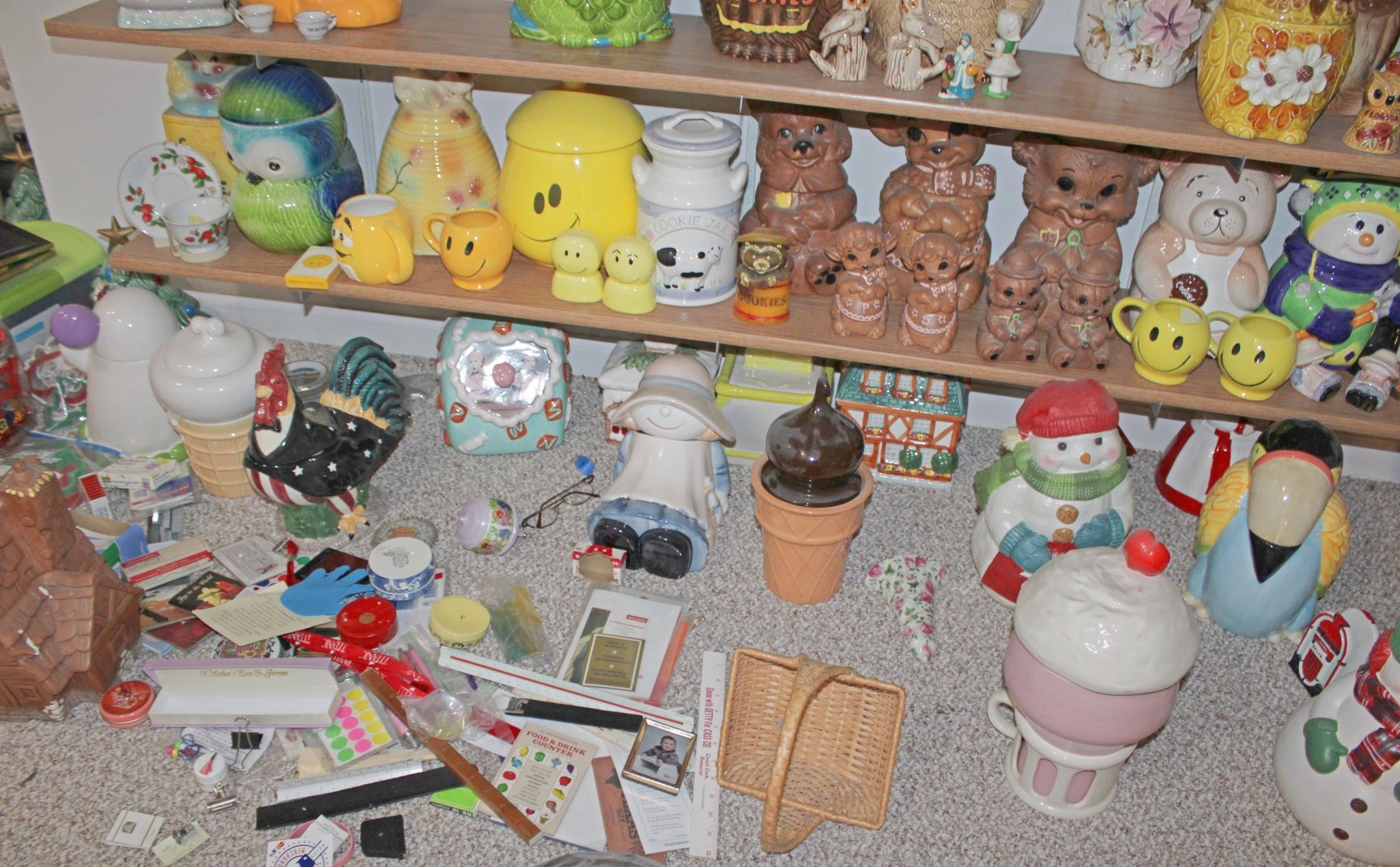 Image for COLOSSAL LIFETIME COOKIE JAR COLLECTION AUCTION
