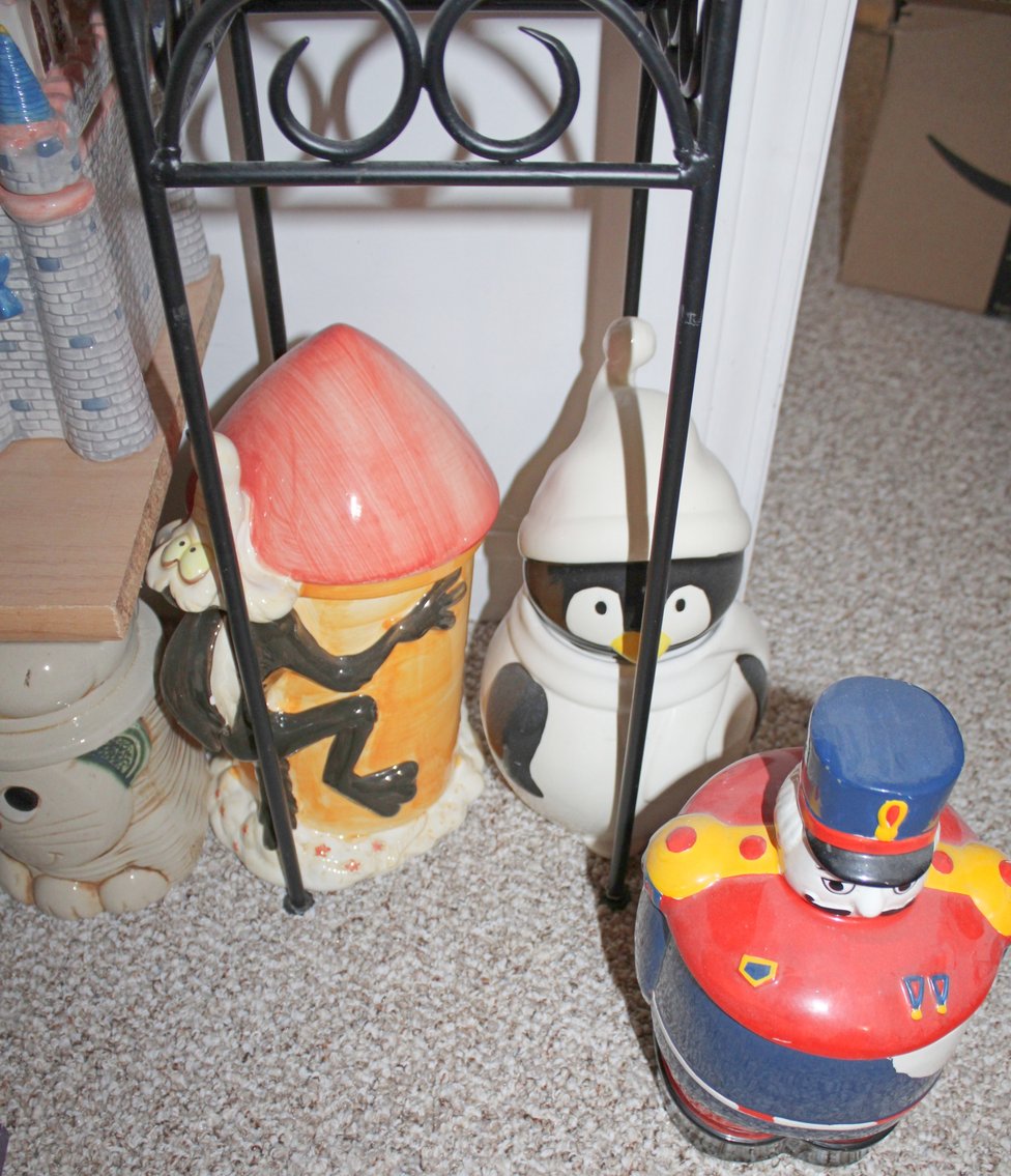 Image for COLOSSAL LIFETIME COOKIE JAR COLLECTION AUCTION