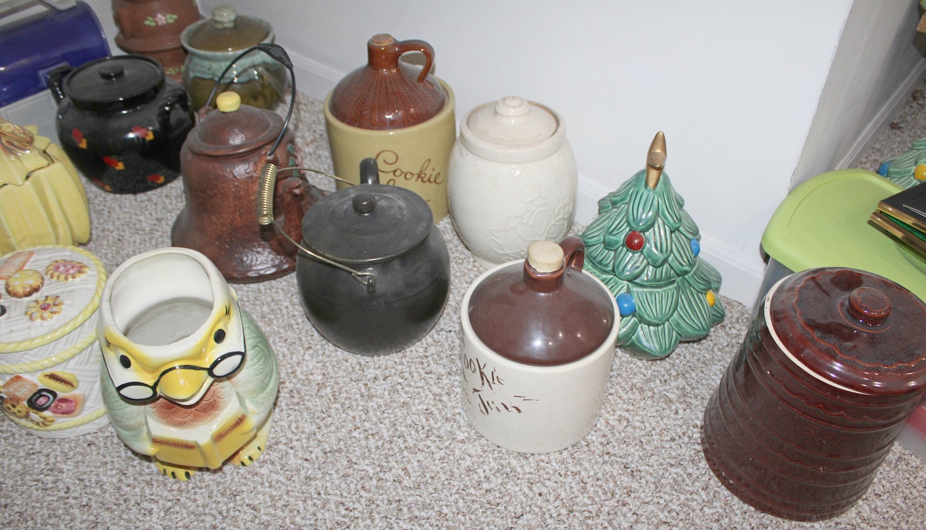 Image for COLOSSAL LIFETIME COOKIE JAR COLLECTION AUCTION