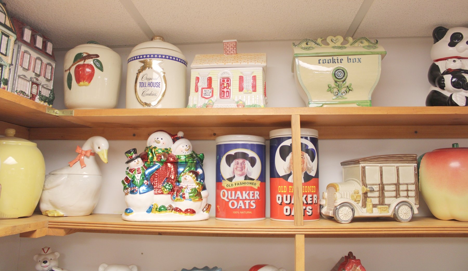 Image for COLOSSAL LIFETIME COOKIE JAR COLLECTION AUCTION