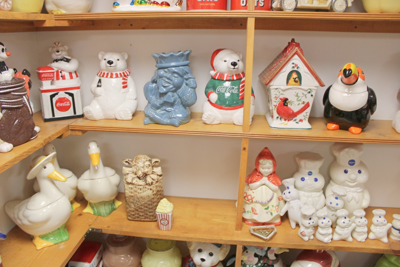 Image for COLOSSAL LIFETIME COOKIE JAR COLLECTION AUCTION