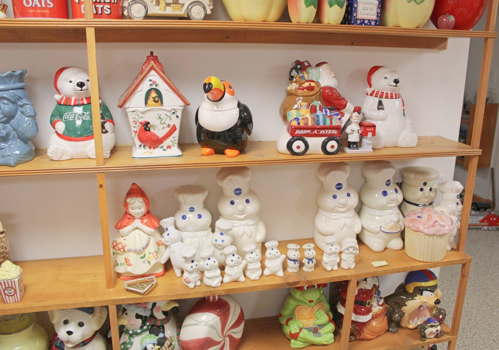 Image for COLOSSAL LIFETIME COOKIE JAR COLLECTION AUCTION