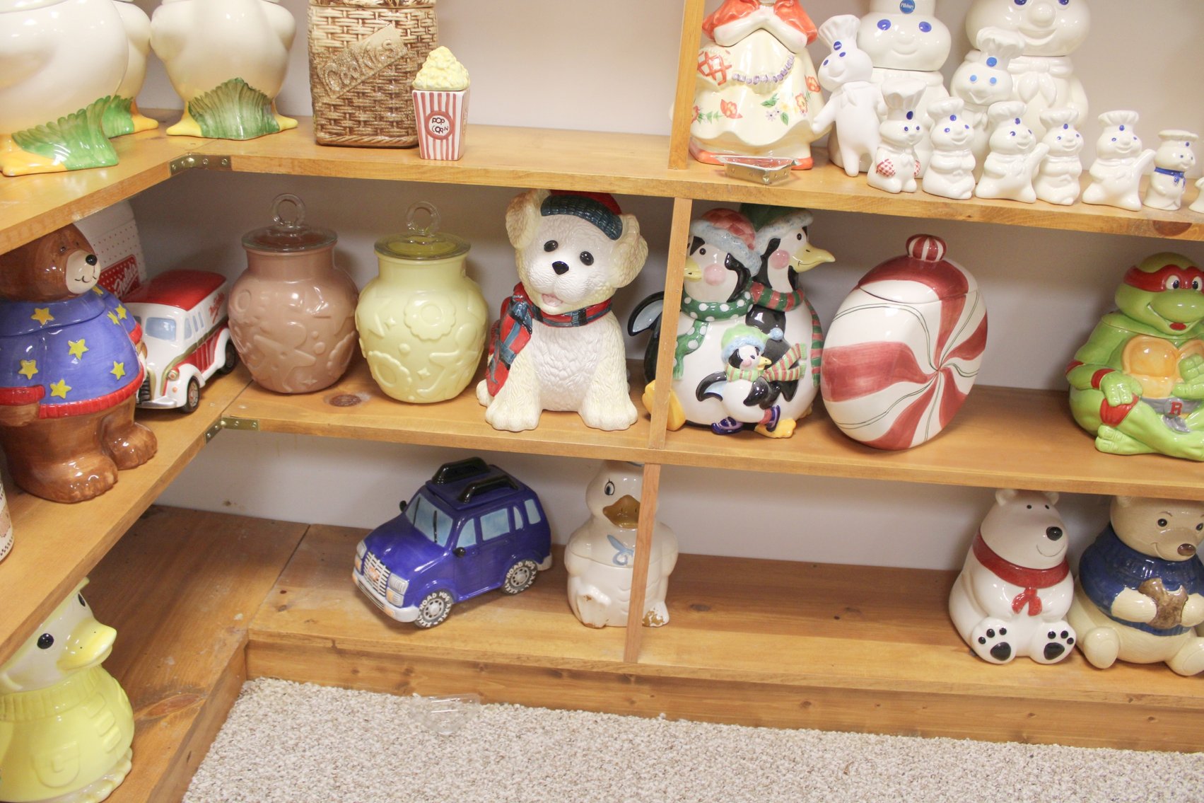 Image for COLOSSAL LIFETIME COOKIE JAR COLLECTION AUCTION