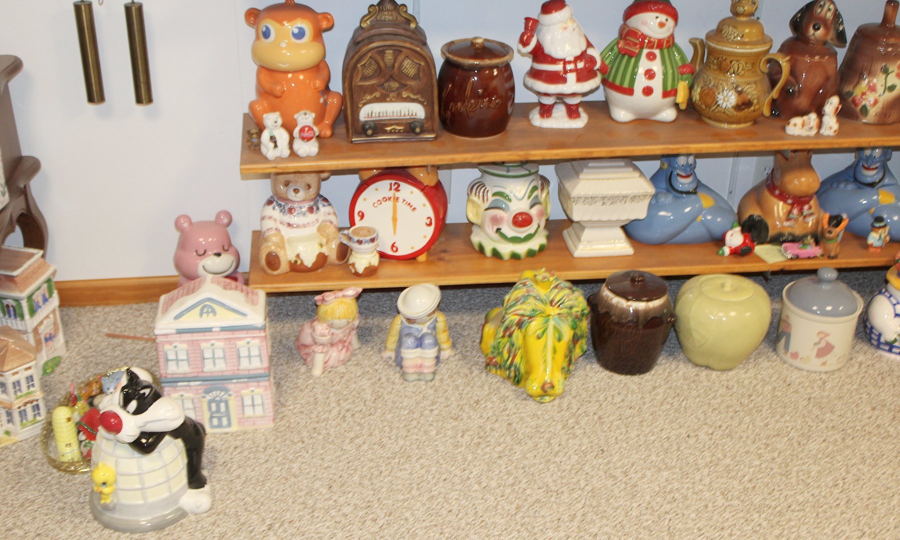 Image for COLOSSAL LIFETIME COOKIE JAR COLLECTION AUCTION