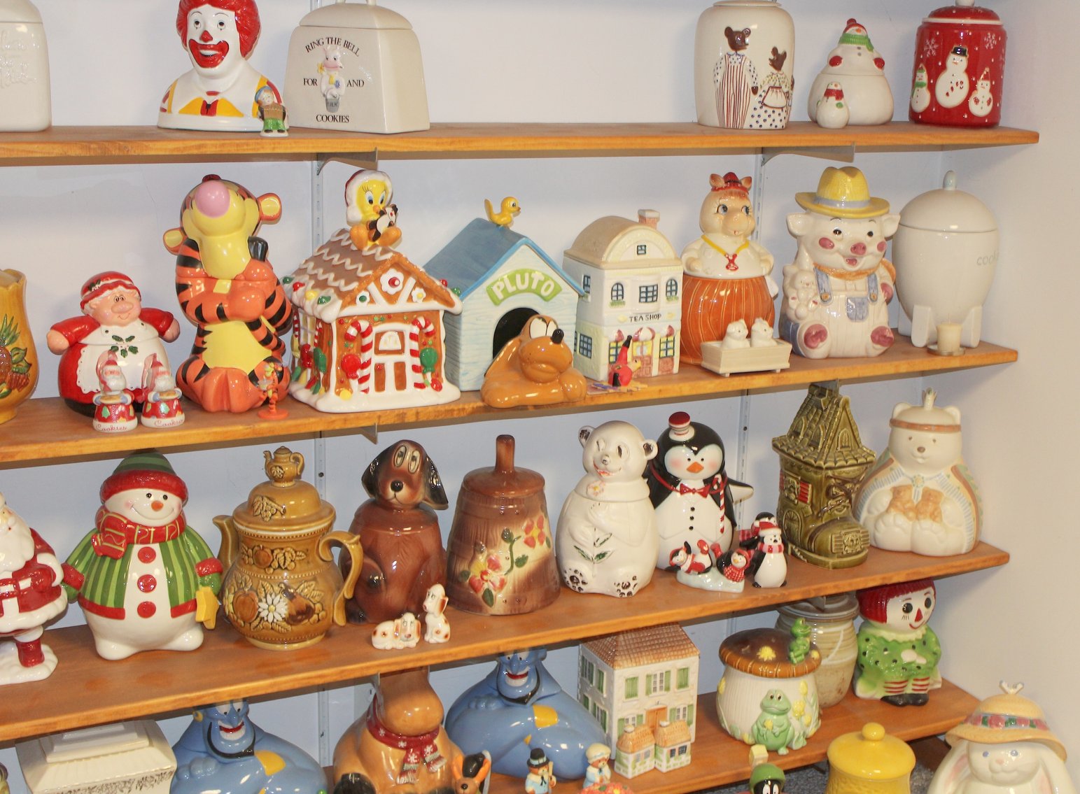 Image for COLOSSAL LIFETIME COOKIE JAR COLLECTION AUCTION