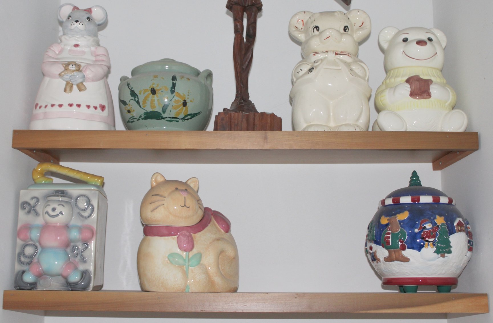 Image for COLOSSAL LIFETIME COOKIE JAR COLLECTION AUCTION