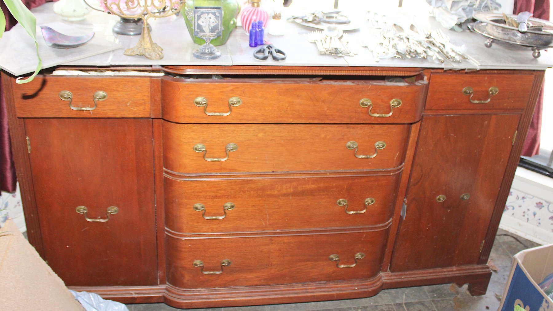 Image for FANTASTIC ANTIQUE ESTATE AUCTION