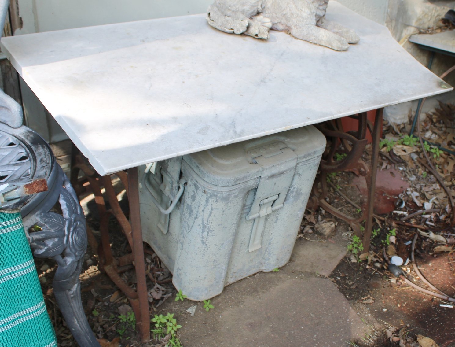 Image for FANTASTIC LIVING ESTATE AUCTION