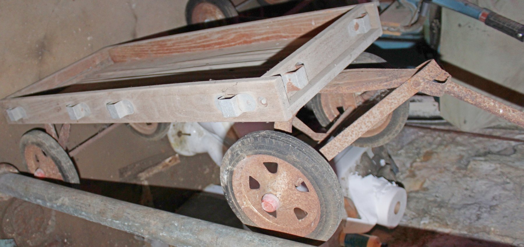 Image for FANTASTIC LIVING ESTATE AUCTION