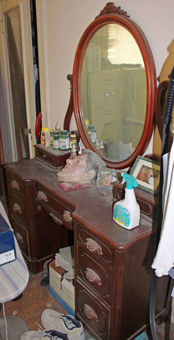 Image for FANTASTIC LIVING ESTATE AUCTION