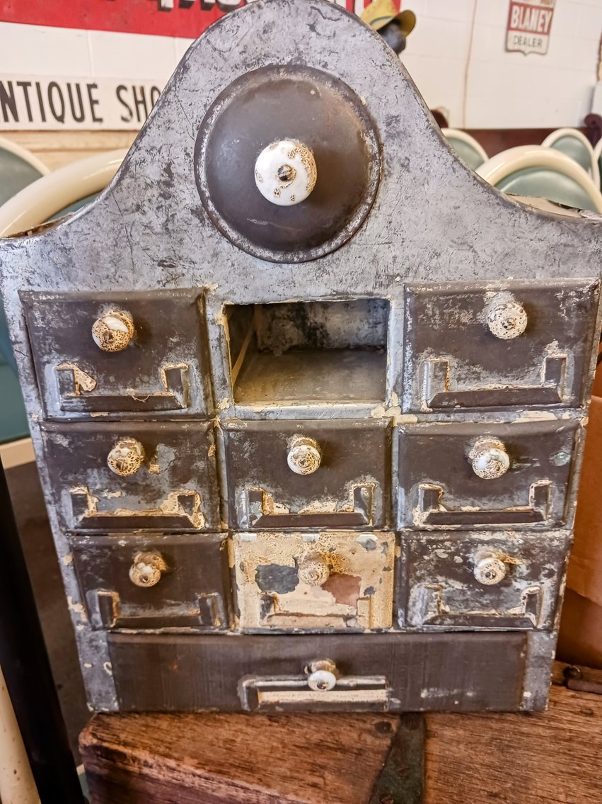 Image for INDOOR MULTI-ESTATE ANTIQUE AUCTION