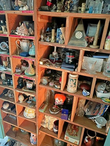 Image for HUGE 2-RING LIFETIME COLLECTOR'S ESTATE AUCTION