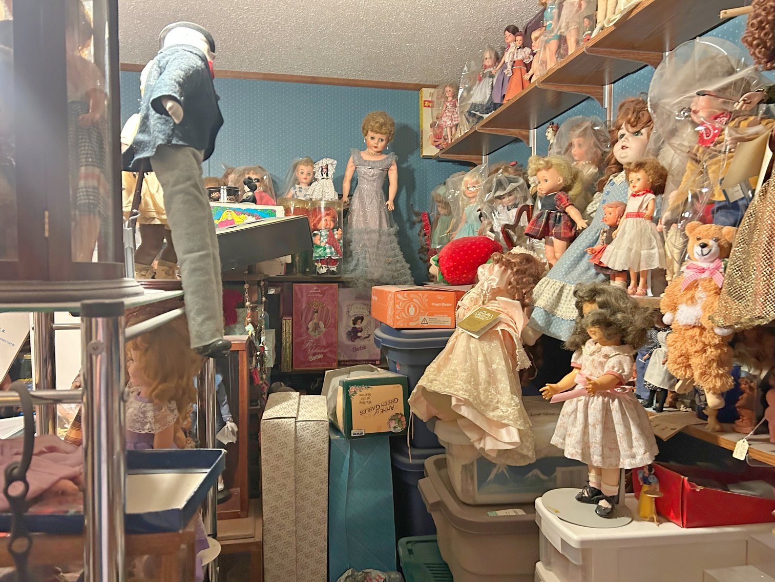 Image for HUGE 2-RING LIFETIME COLLECTOR'S ESTATE AUCTION