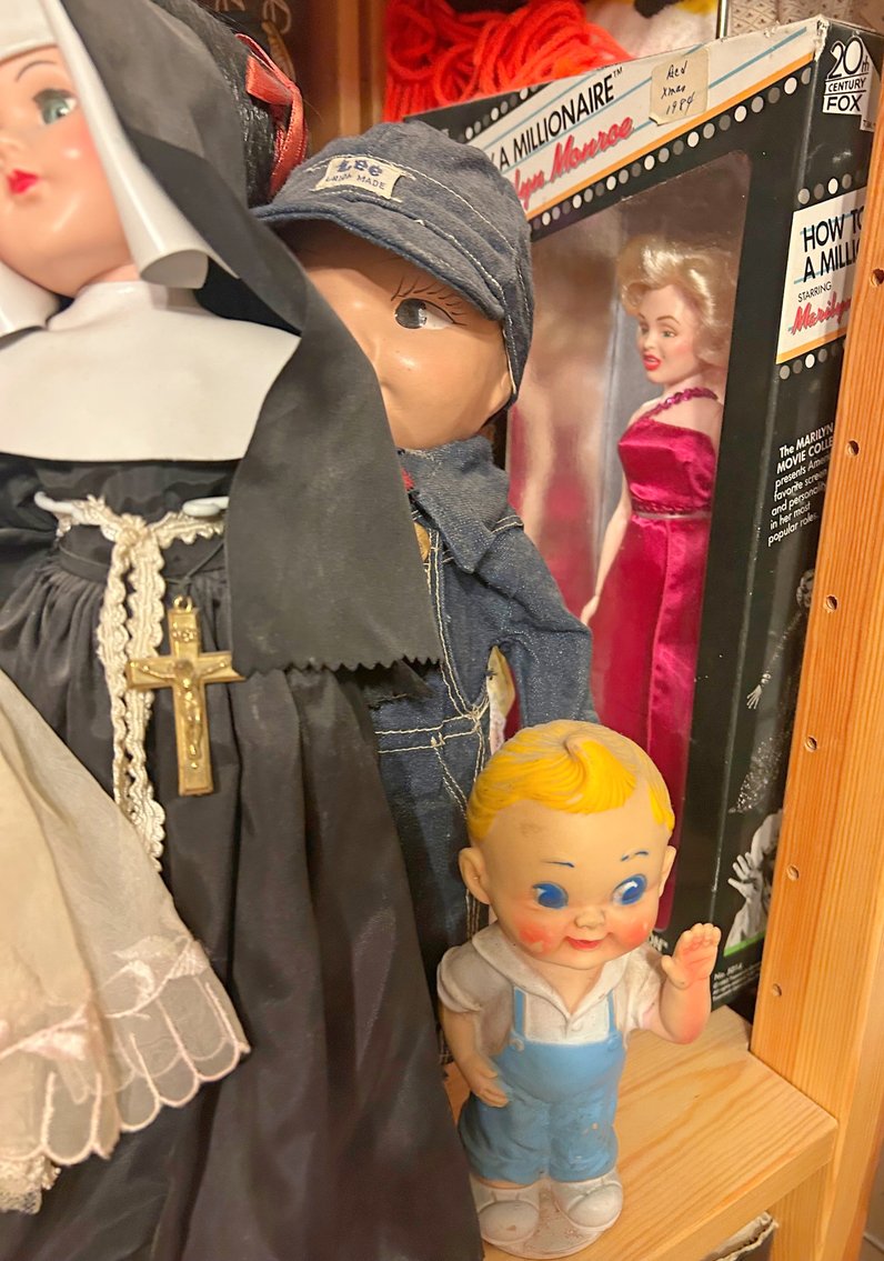 Image for HUGE 2-RING LIFETIME COLLECTOR'S ESTATE AUCTION