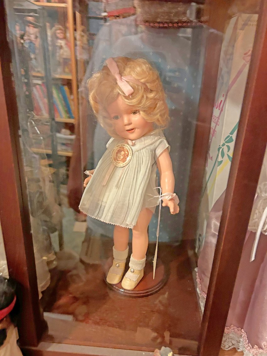 Image for HUGE 2-RING LIFETIME COLLECTOR'S ESTATE AUCTION