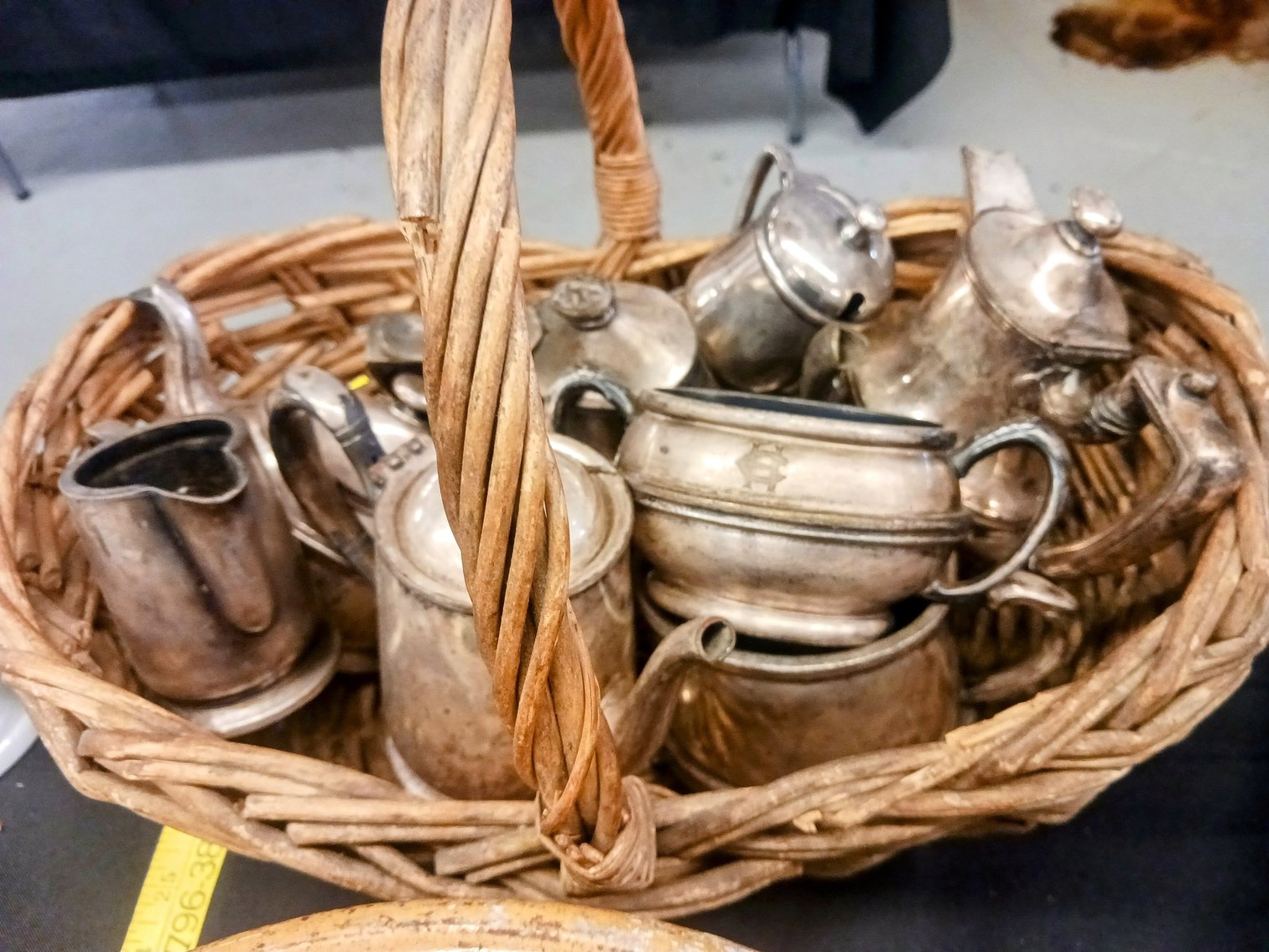 Image for INDOOR ANTIQUE AUCTION