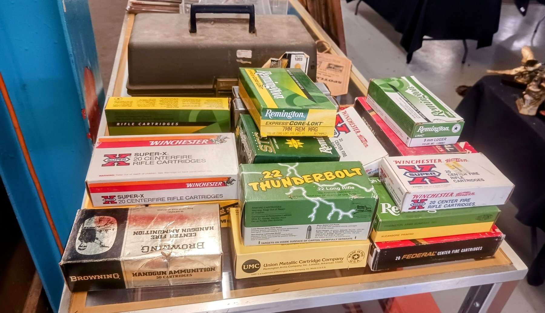 Image for INDOOR ANTIQUE AUCTION