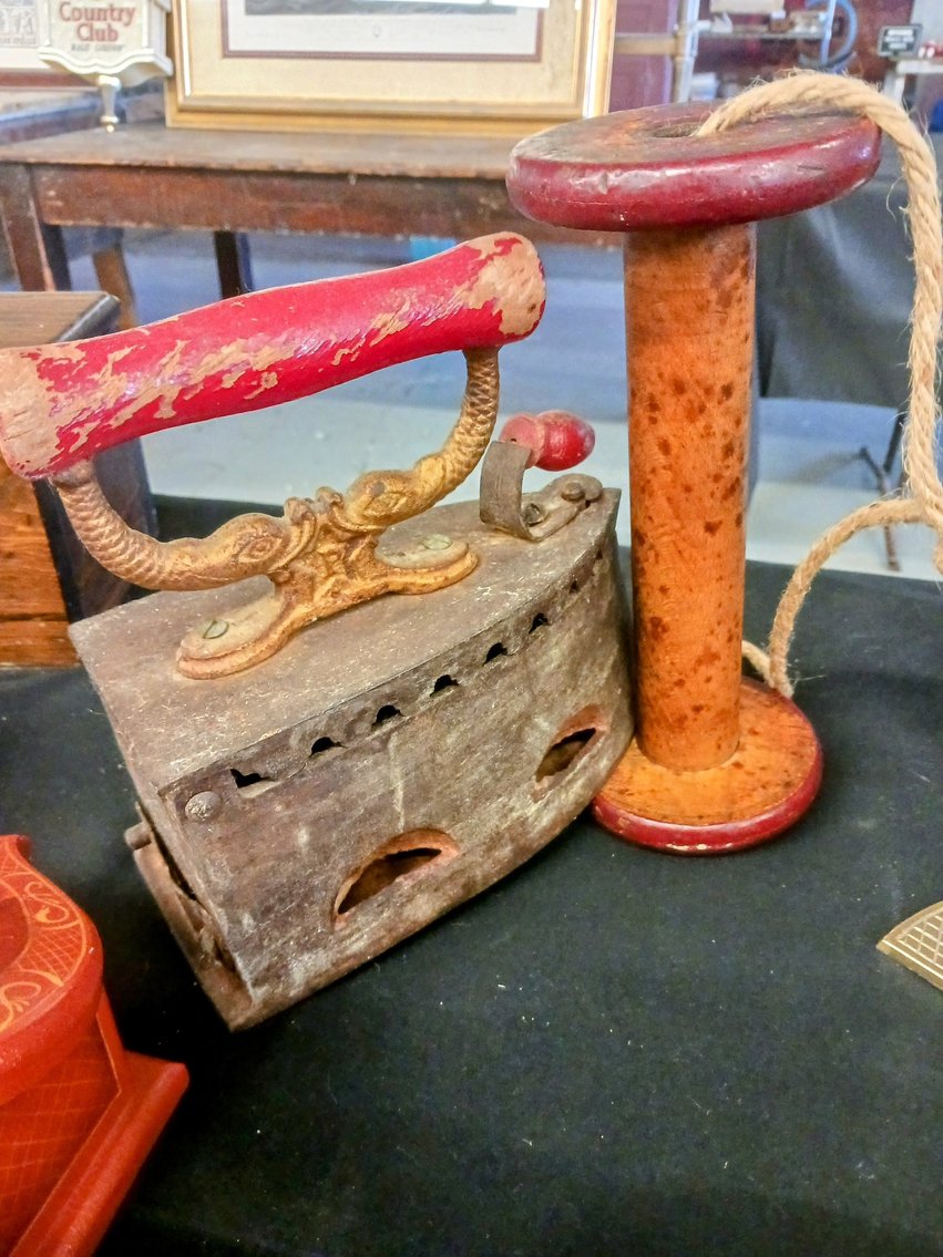 Image for INDOOR ANTIQUE AUCTION