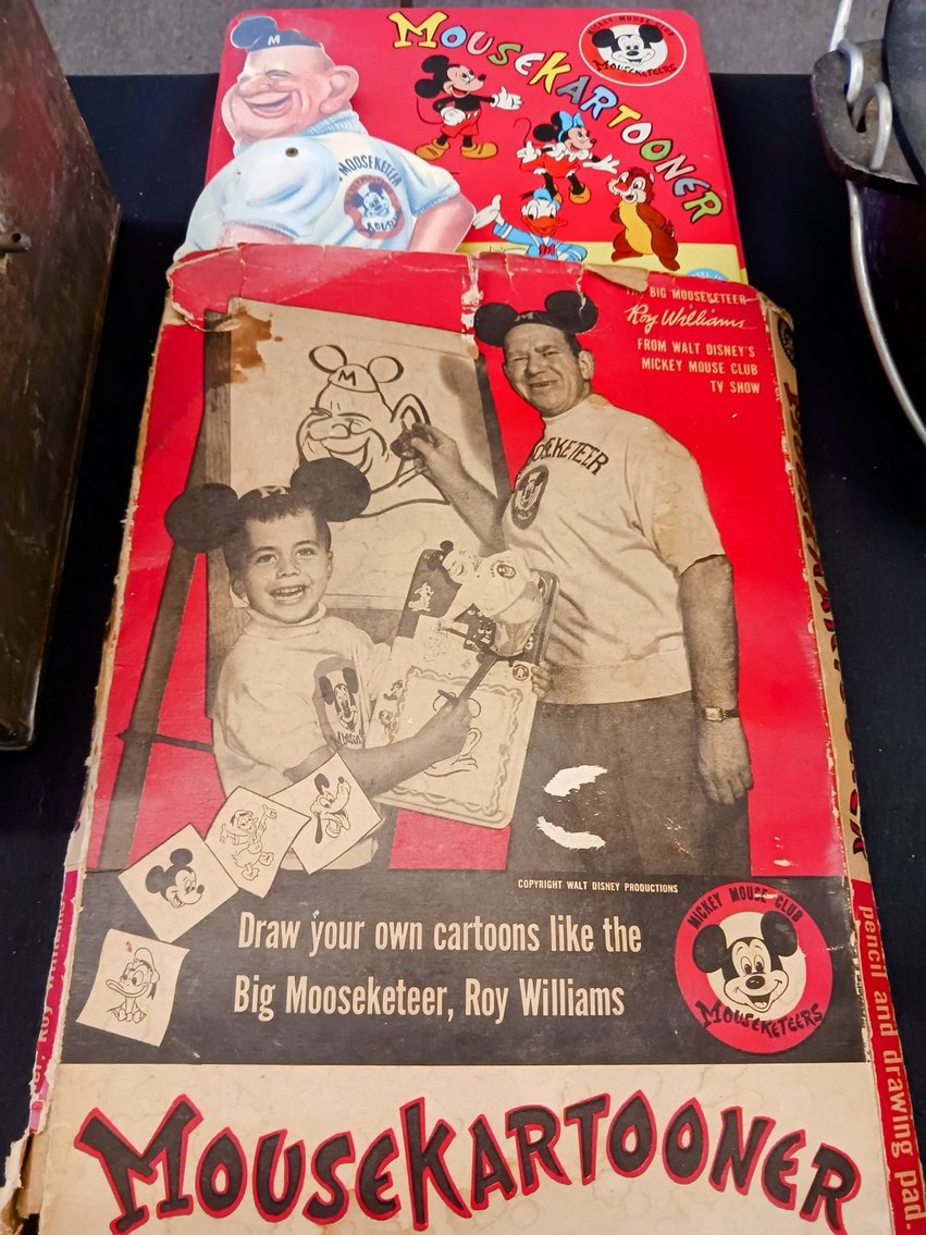 Image for INDOOR ANTIQUE AUCTION