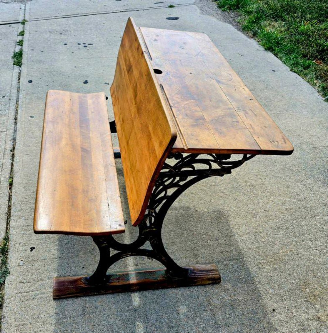 Image for INDOOR ANTIQUE AUCTION