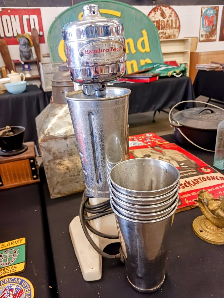 Image for INDOOR ANTIQUE AUCTION