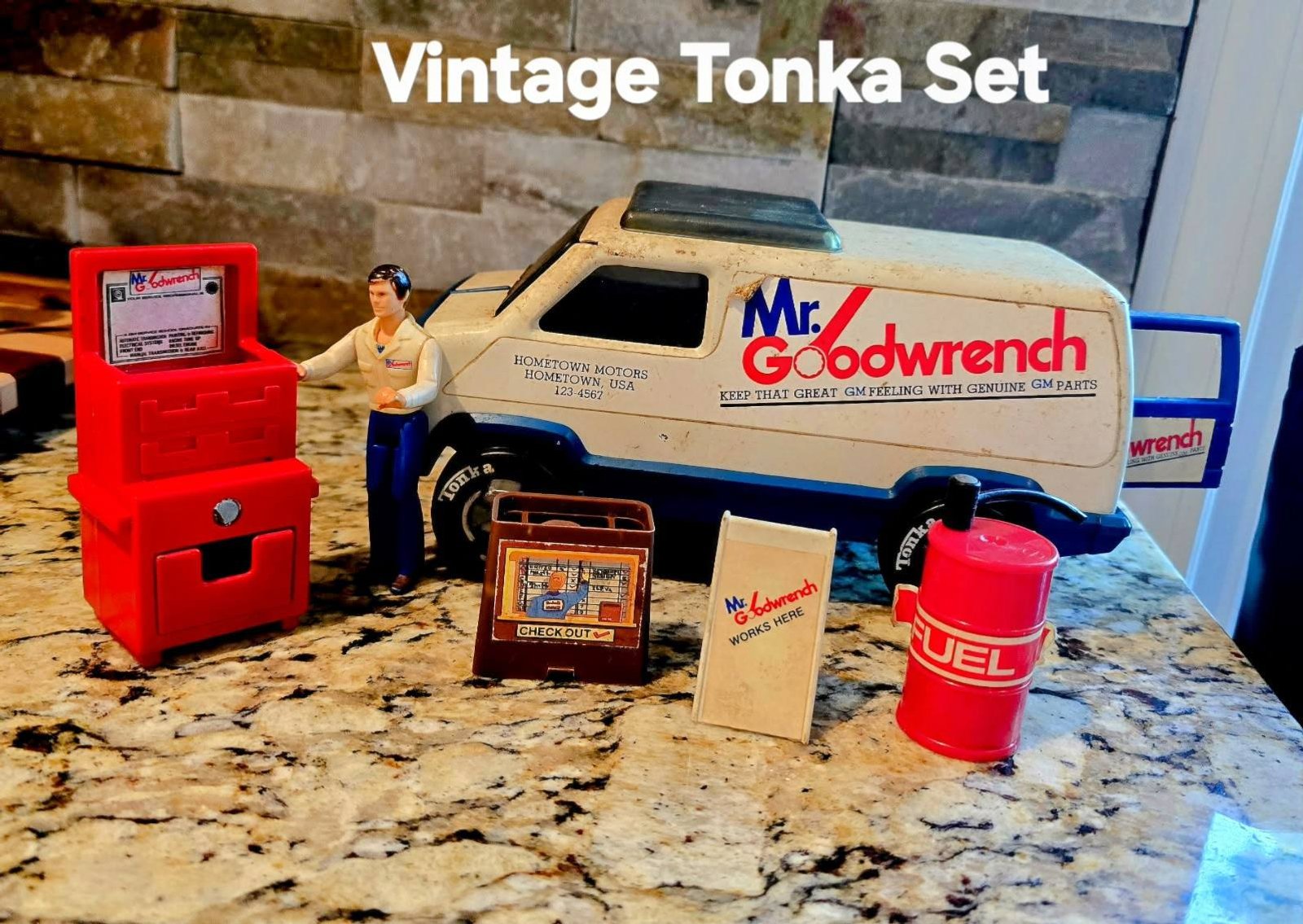 Image for INDOOR ANTIQUE AUCTION