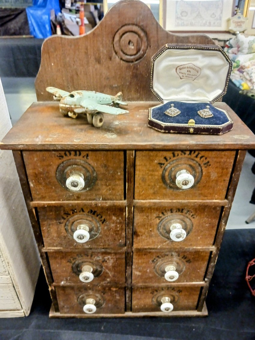 Image for INDOOR ANTIQUE AUCTION