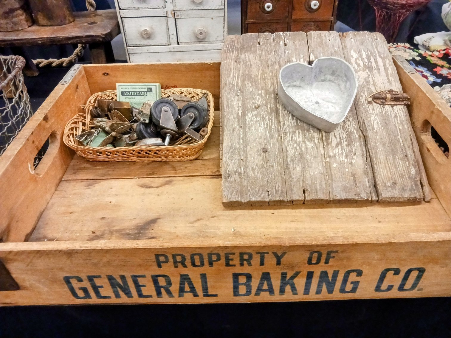 Image for INDOOR ANTIQUE AUCTION