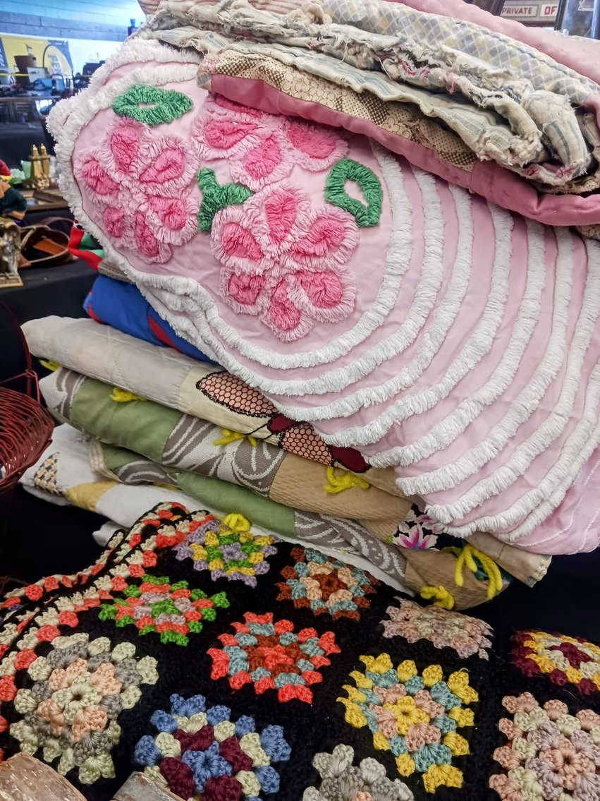 Image for INDOOR ANTIQUE AUCTION