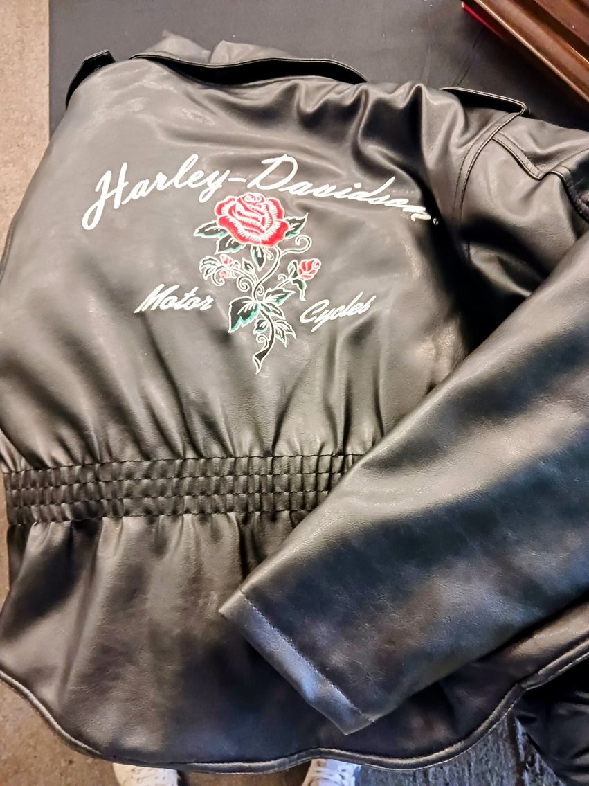 Image for INDOOR ANTIQUE AUCTION