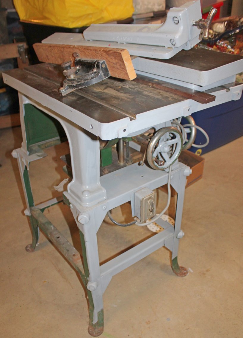 Image for LIVING ESTATE AUCTION