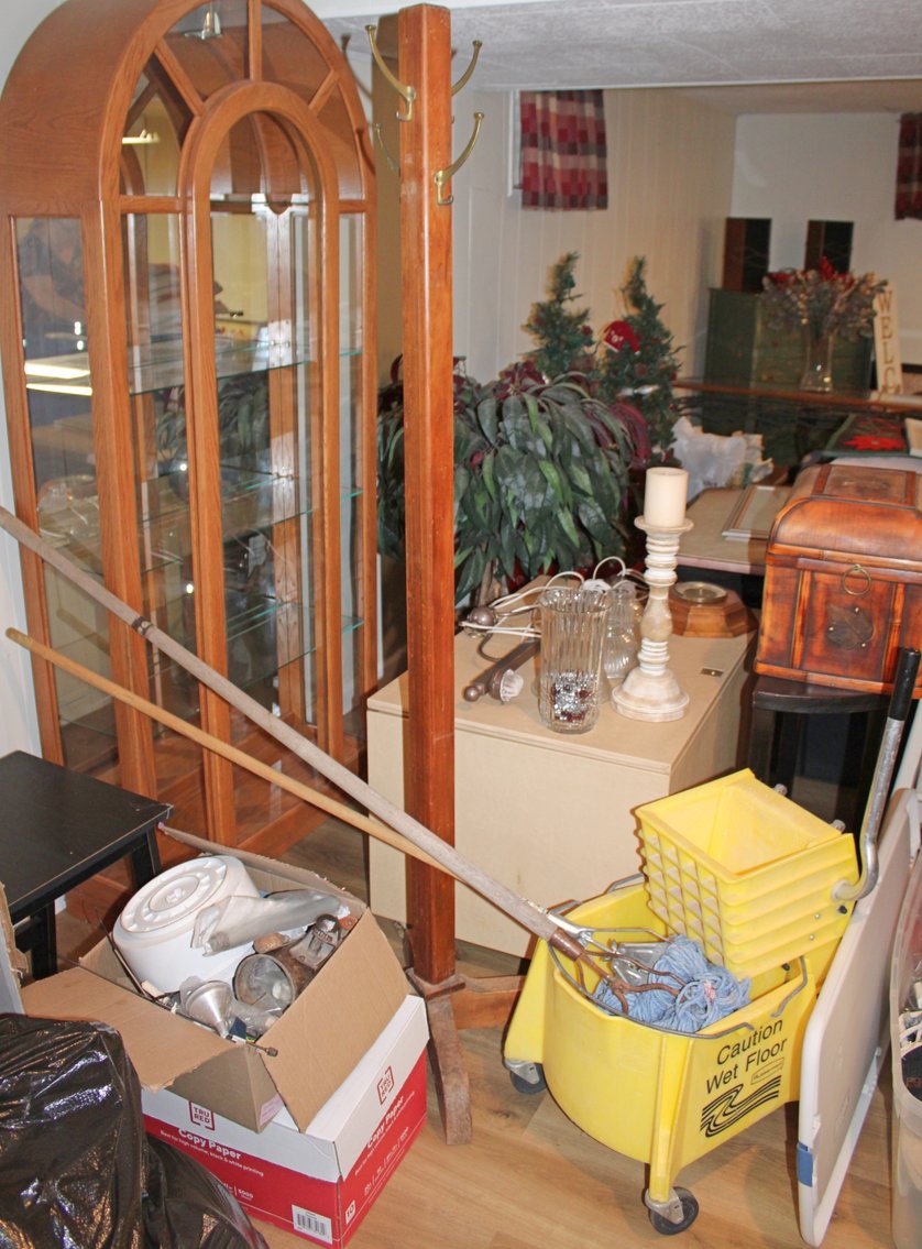 Image for LIVING ESTATE AUCTION