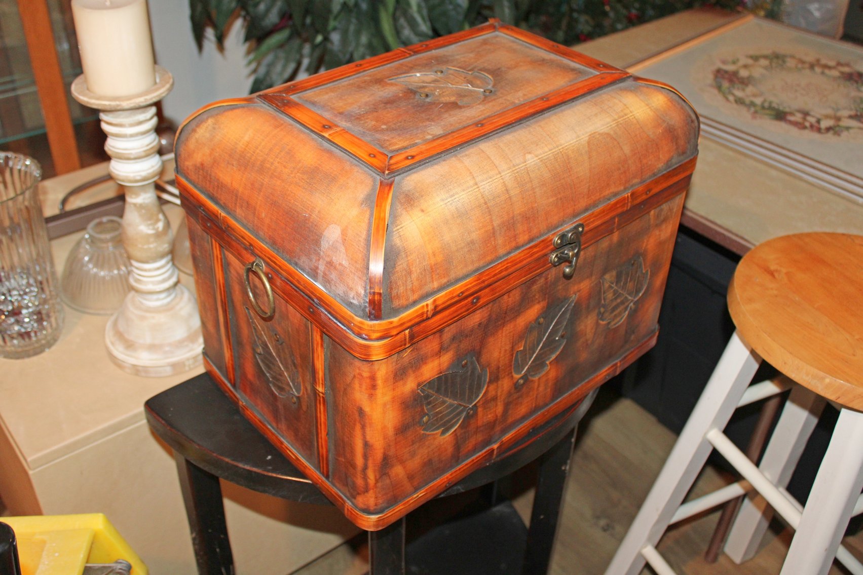 Image for LIVING ESTATE AUCTION