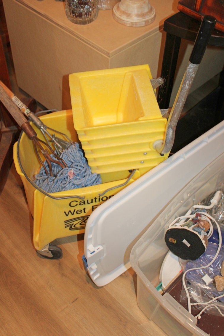 Image for LIVING ESTATE AUCTION