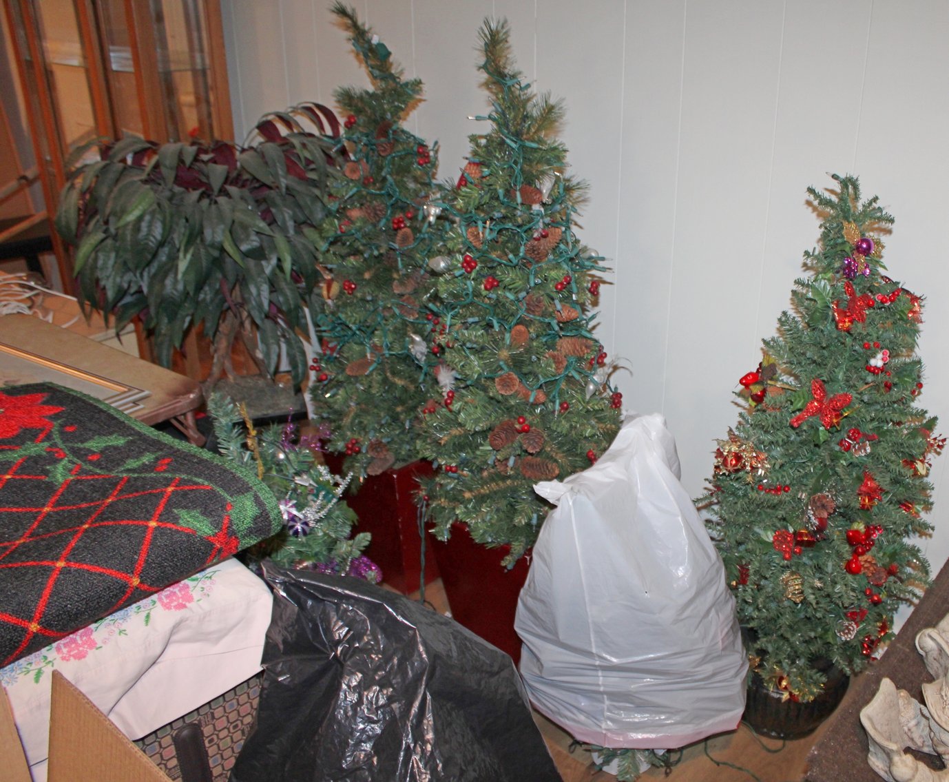 Image for LIVING ESTATE AUCTION