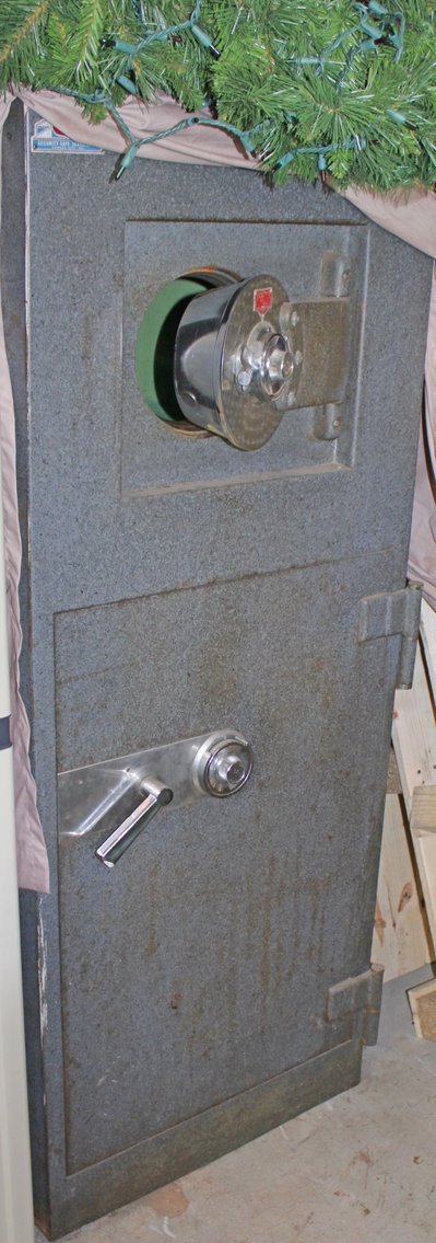 Image for LIVING ESTATE AUCTION