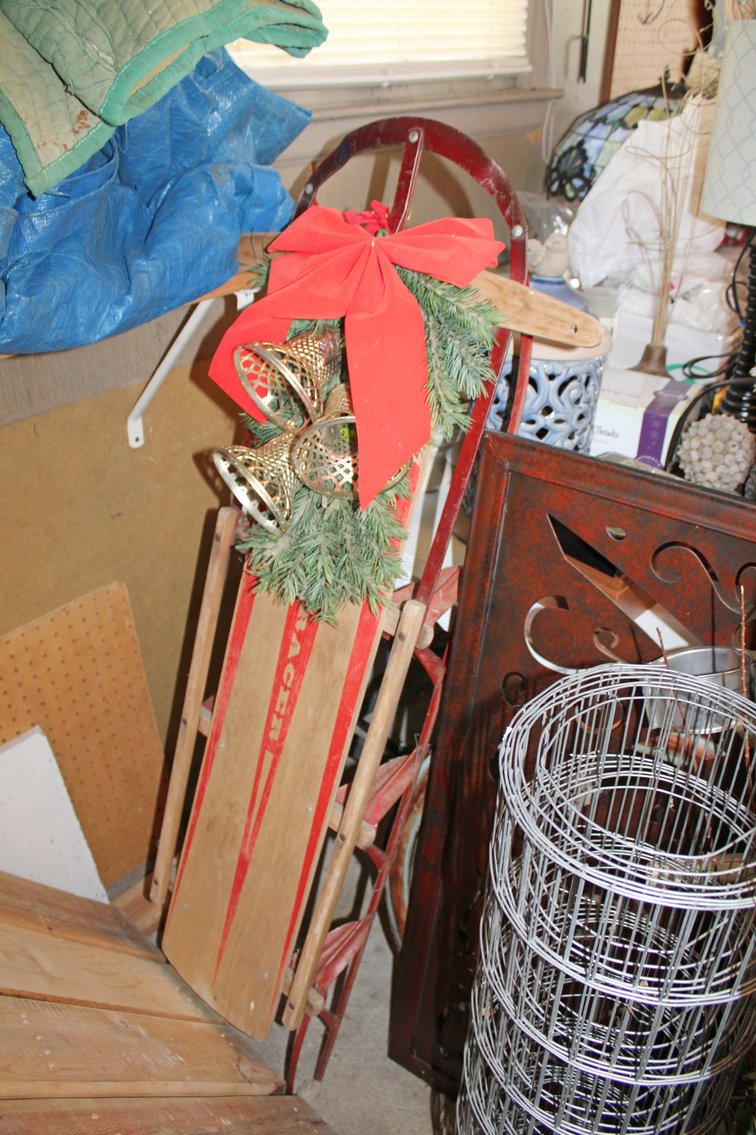 Image for LIVING ESTATE AUCTION