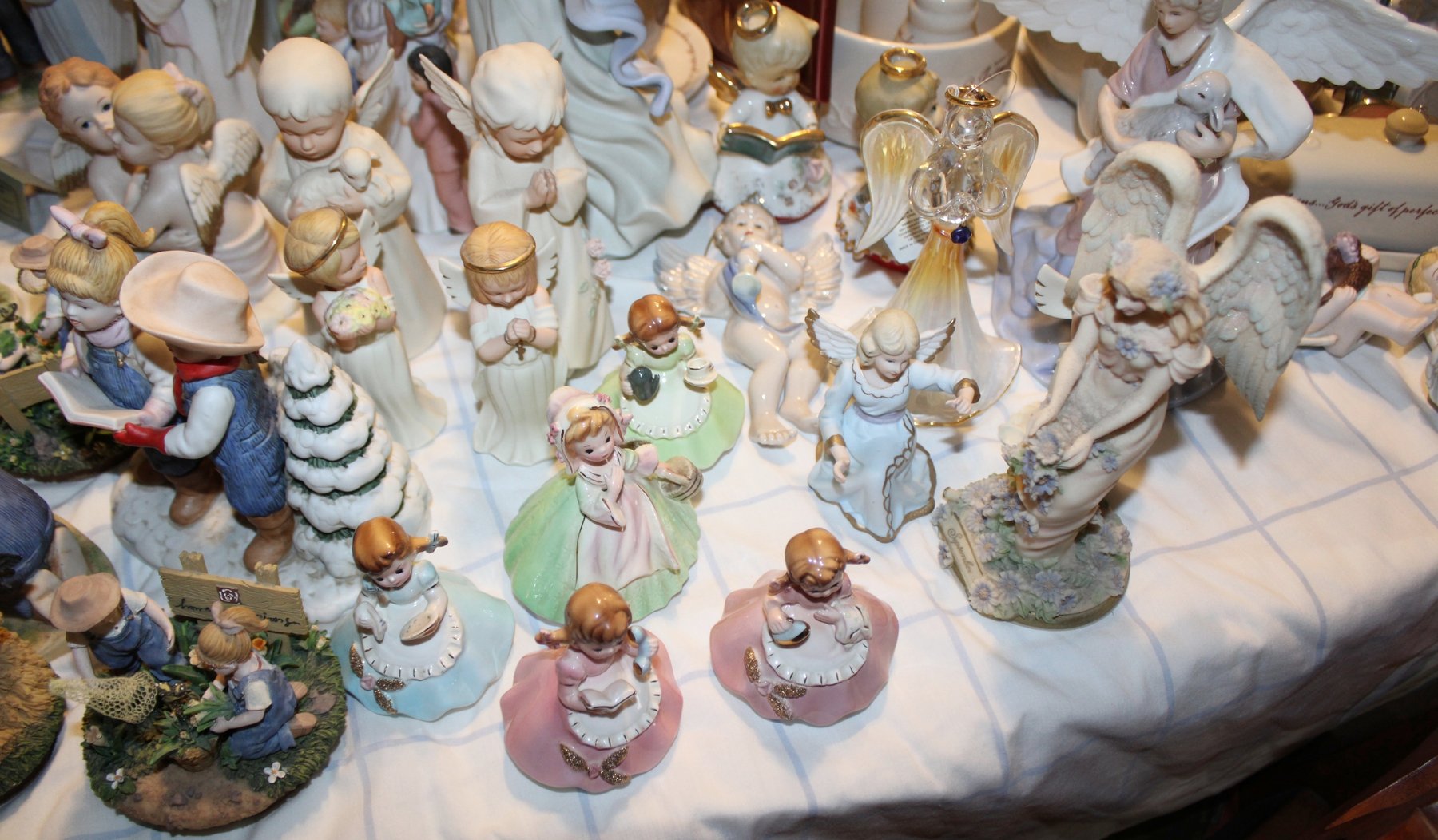 Image for LIVING ESTATE AUCTION